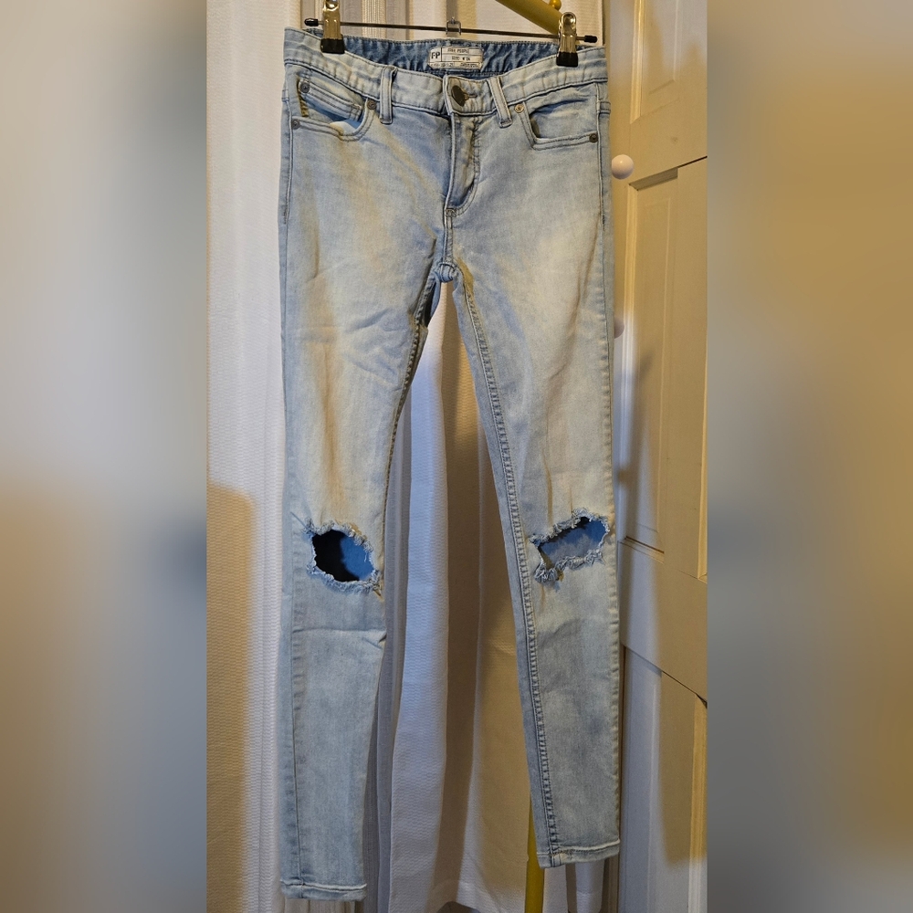 Free People Light Blue Distressed Women Jeans